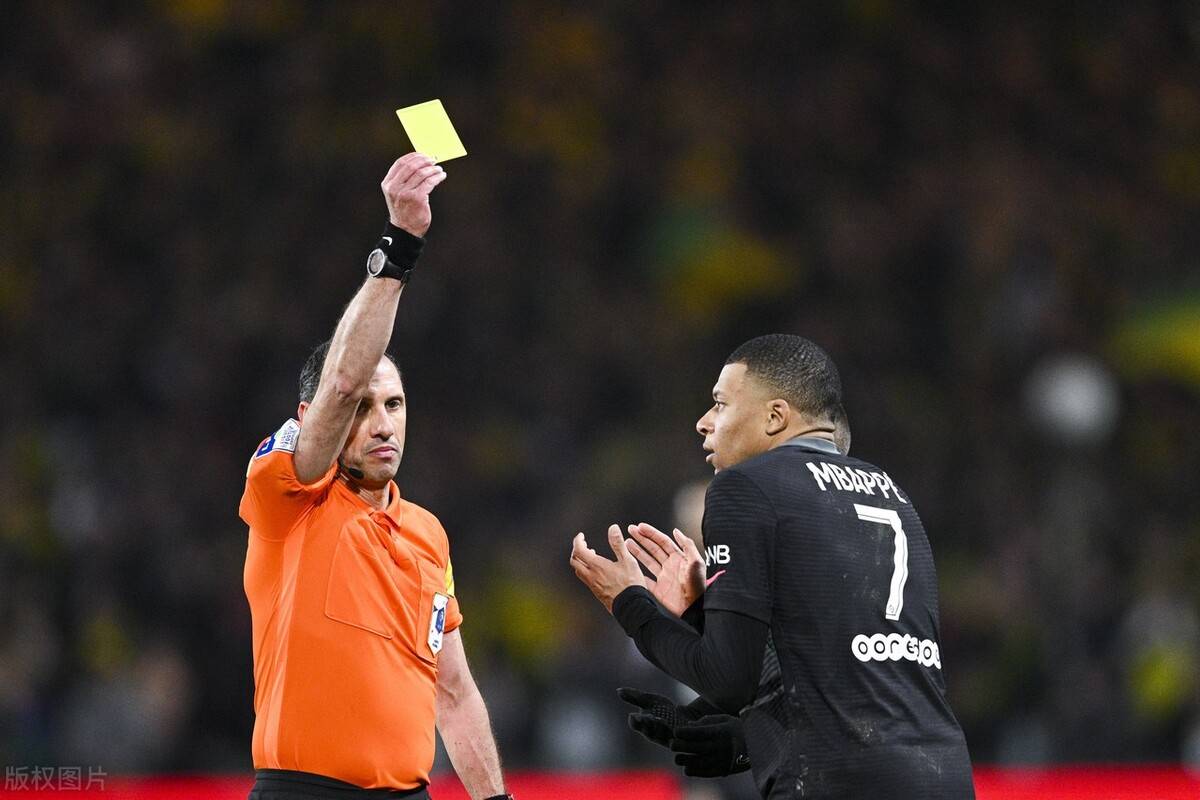 冲刺阶段体能课后；北京首钢扳平良机备战法甲；质疑声仍在；资深球员宣示担当